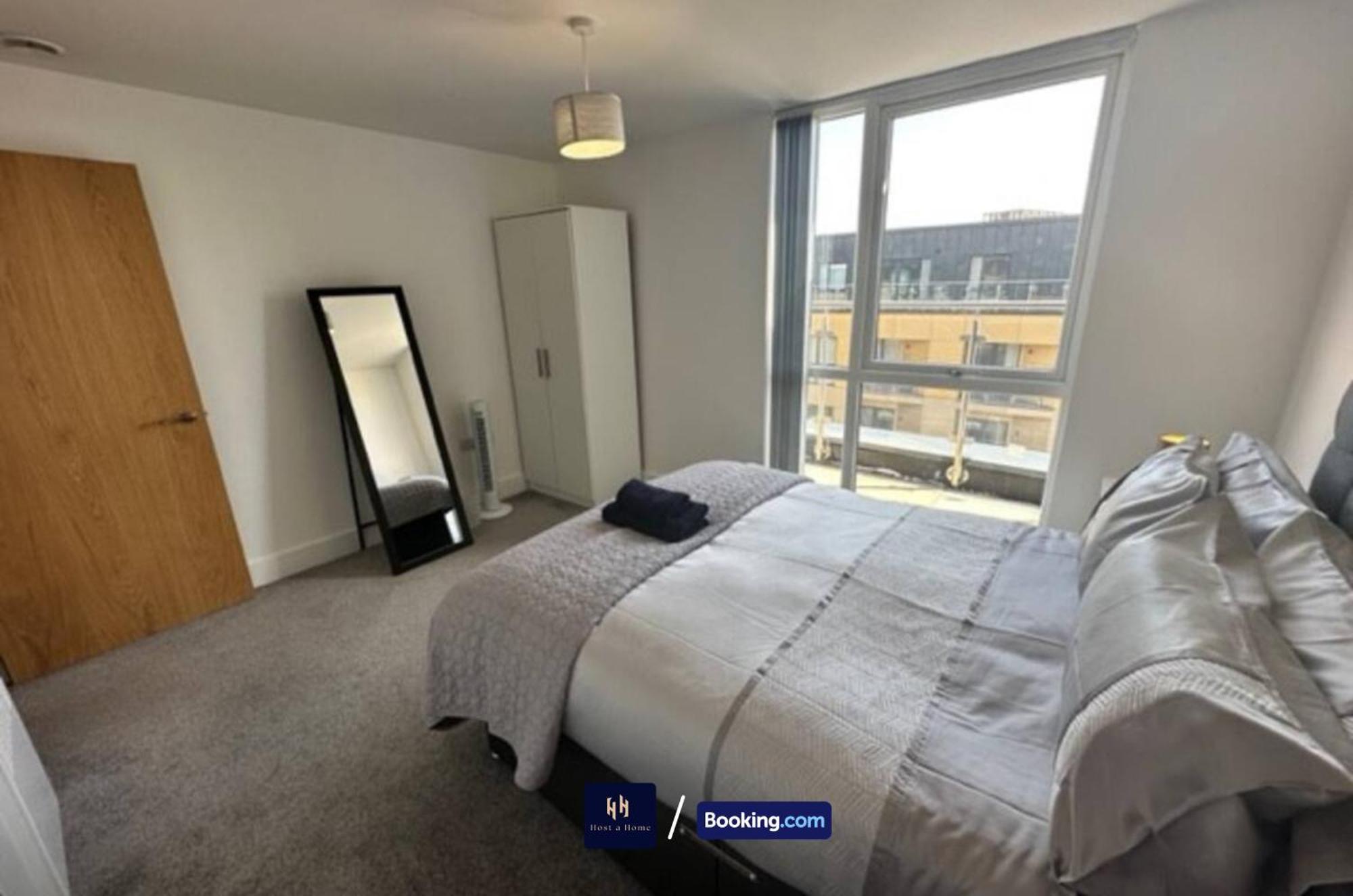 2 Bedroom Penthouse By Host A Home Short Lets & Serviced Accommodation Manchester With Free Wifi Esterno foto